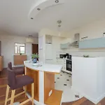 Cozy With Terrace Near Zachodnia By Renters Apartman Varsó