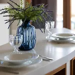 Cozy With Terrace Near Zachodnia By Renters Apartman