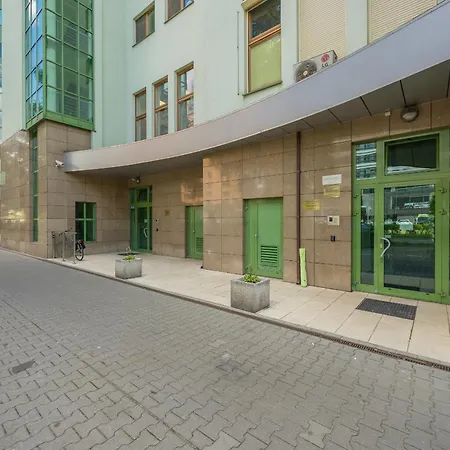 Cozy With Terrace Near Zachodnia By Renters * Warsaw