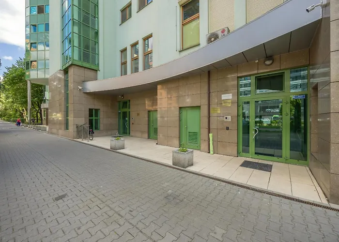 Cozy With Terrace Near Zachodnia By Renters * Warsaw