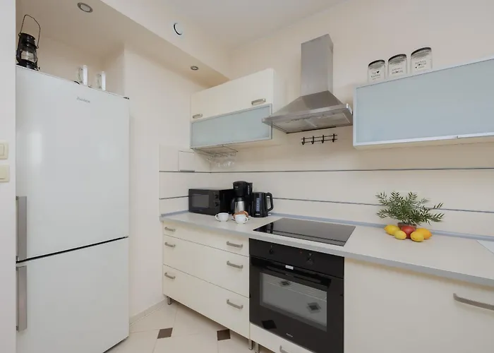 Apartment Cozy With Terrace Near Zachodnia By Renters Warsaw