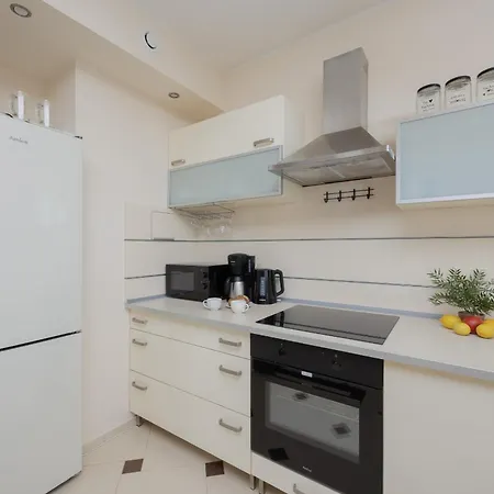شقة Cozy With Terrace Near Zachodnia By Renters وارسو